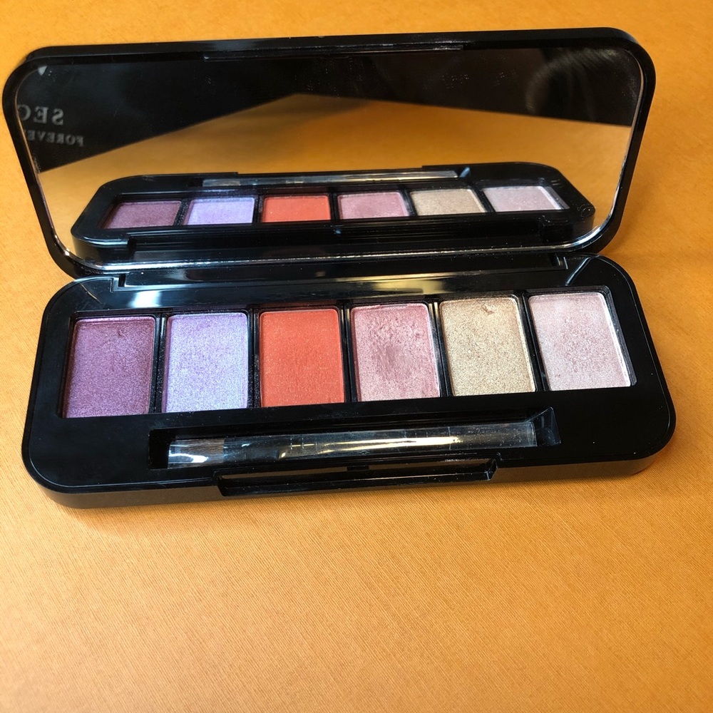 Buxom Customizable Eyeshadow Palette